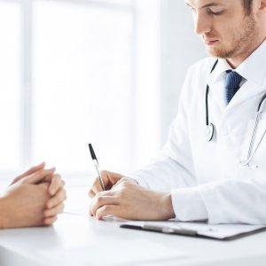 боль после запора в заднем проходе