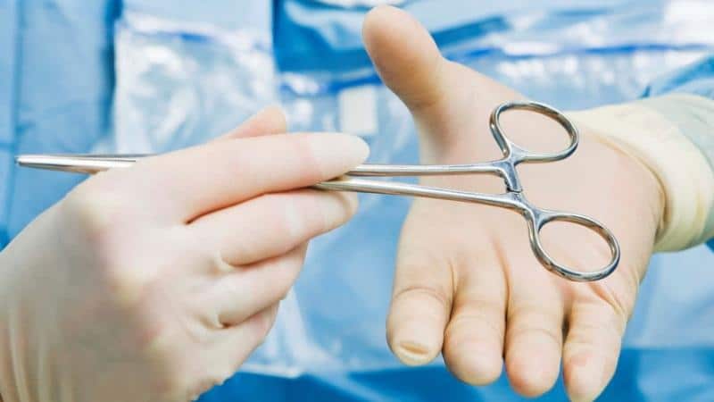 Лечение парапроктита оперативным методом: описание и последствия