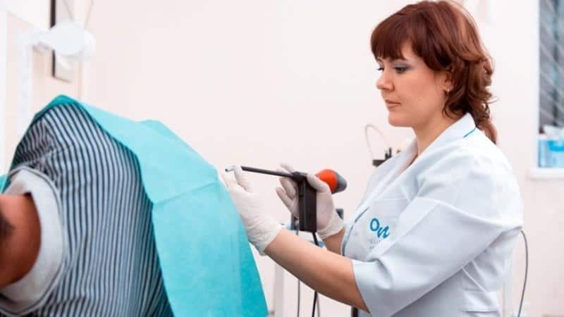 проктолог это врач который лечит