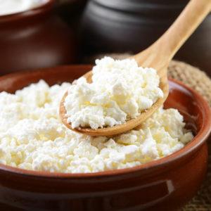 Могут ли быть запоры от творога?