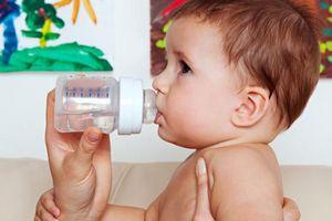 запор при введении прикорма комаровский